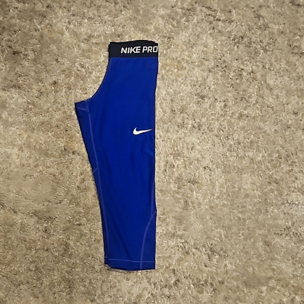 Nike pro dry fit leggings for the athletic kid